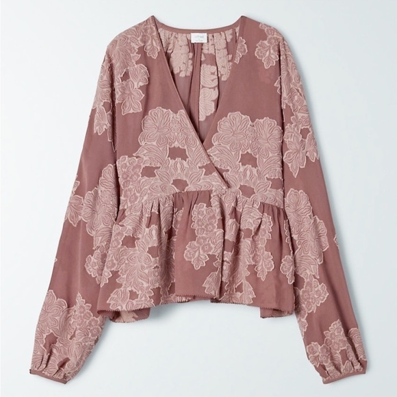 Aritzia Wilfred Peplum V-Neck Long sleeve Appliqué Top sz XS - Picture 1 of 11